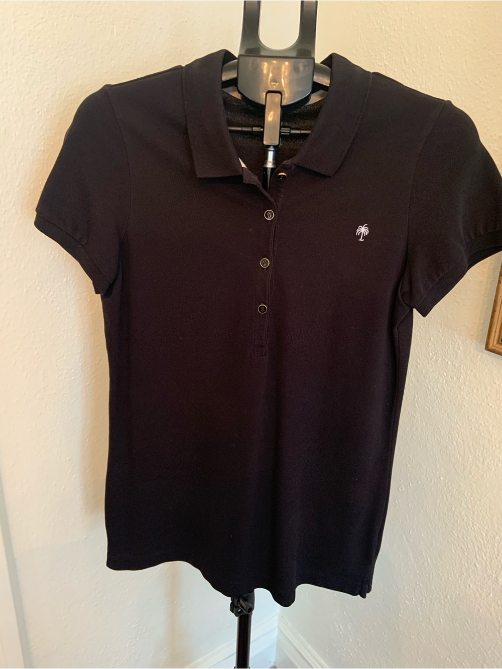 Lily Pulitzer Classic Black Polo Top Palm Embroidery and Gold Trim buttons🦋